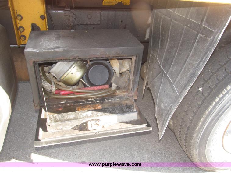 image for item B5259 1997 GMC C8500 dump truck