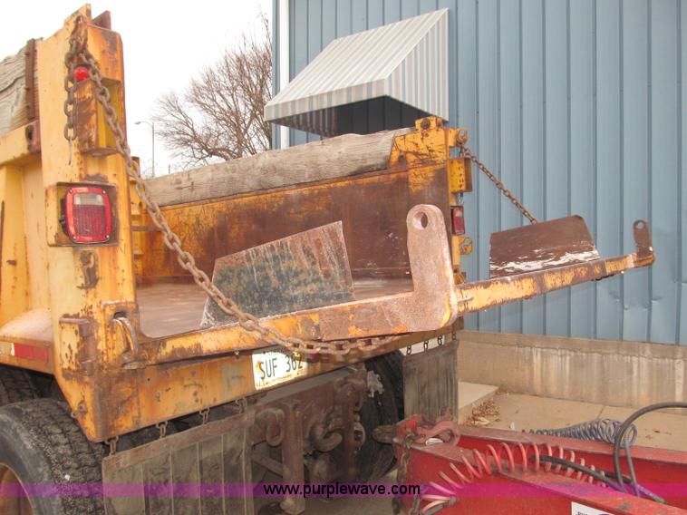 image for item B5259 1997 GMC C8500 dump truck