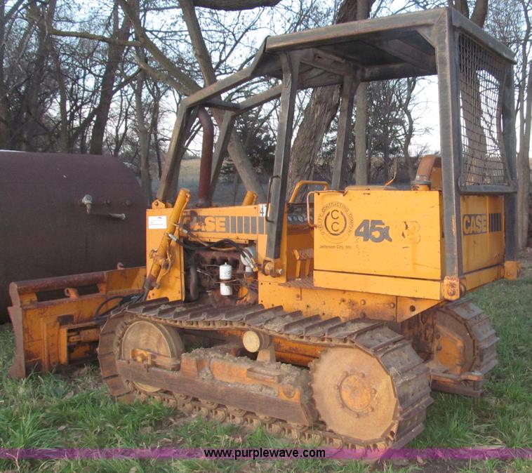 image for item B5260 1981 Case 450B dozer