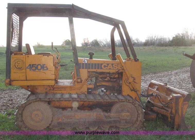image for item B5260 1981 Case 450B dozer