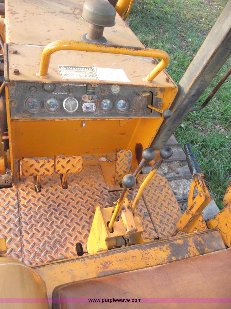 image for item B5260 1981 Case 450B dozer