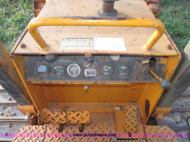 image for item B5260 1981 Case 450B dozer