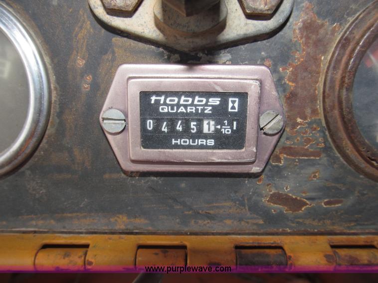 image for item B5260 1981 Case 450B dozer