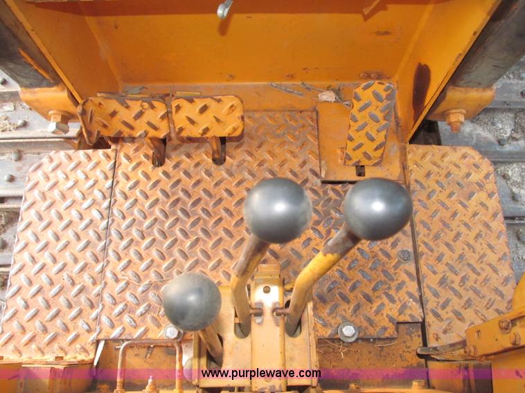 image for item B5260 1981 Case 450B dozer