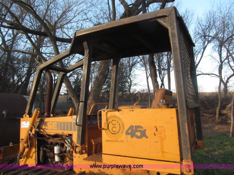image for item B5260 1981 Case 450B dozer