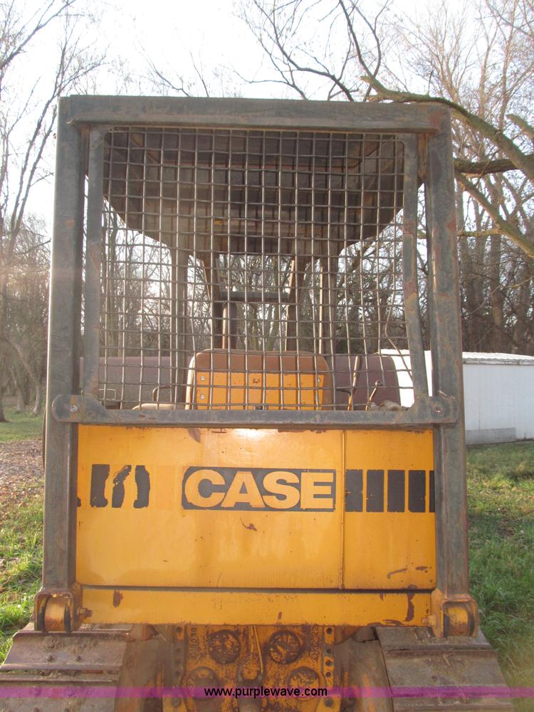 image for item B5260 1981 Case 450B dozer