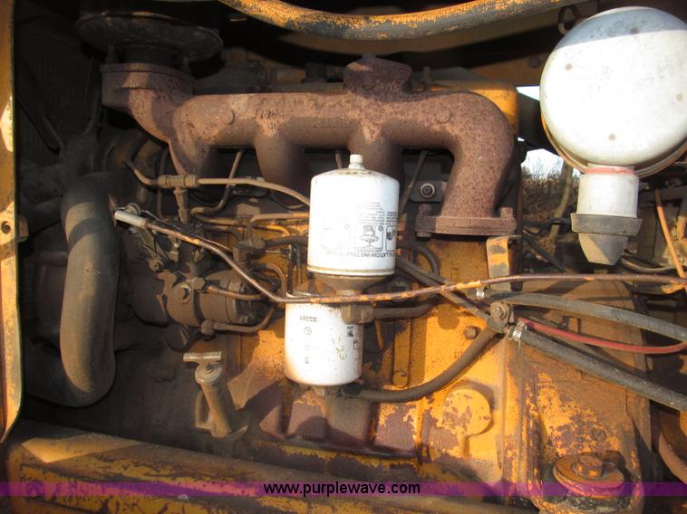 image for item B5260 1981 Case 450B dozer