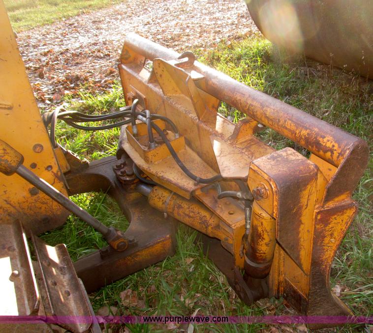 image for item B5260 1981 Case 450B dozer