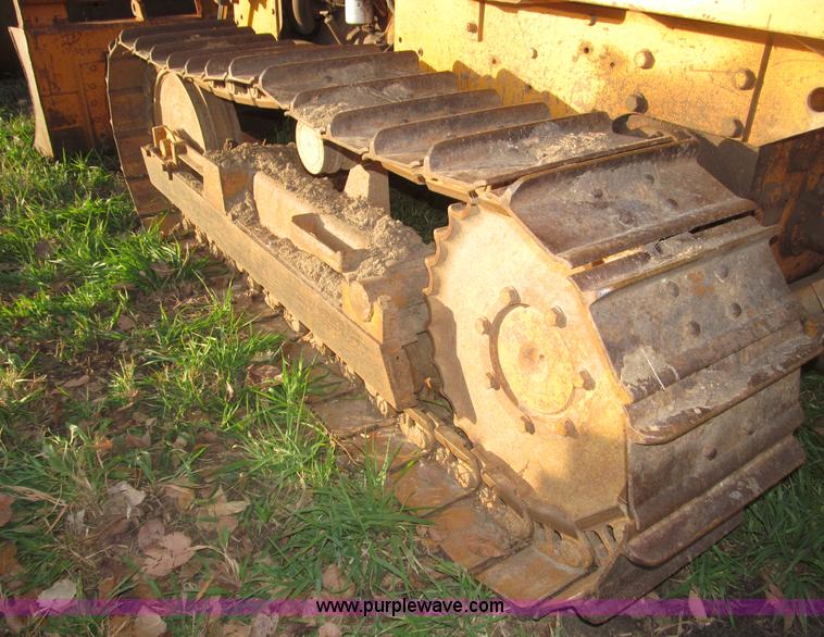image for item B5260 1981 Case 450B dozer