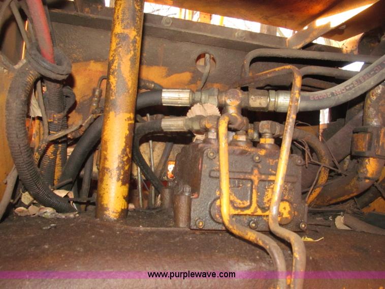 image for item B5260 1981 Case 450B dozer