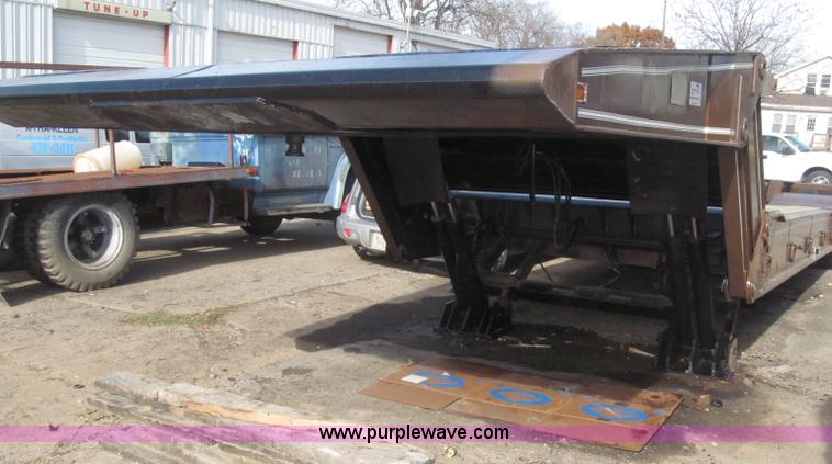 image for item B5273 1985 Trail-Eze triple axle lowboy trailer