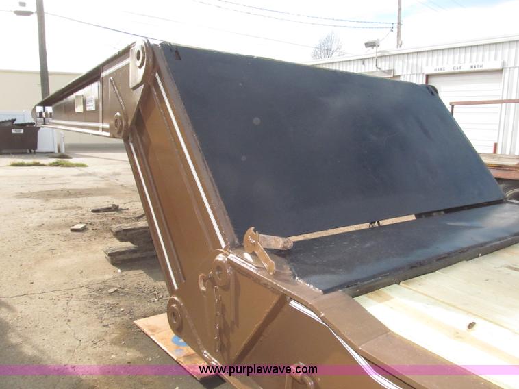 image for item B5273 1985 Trail-Eze triple axle lowboy trailer