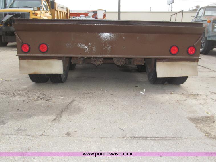 image for item B5273 1985 Trail-Eze triple axle lowboy trailer