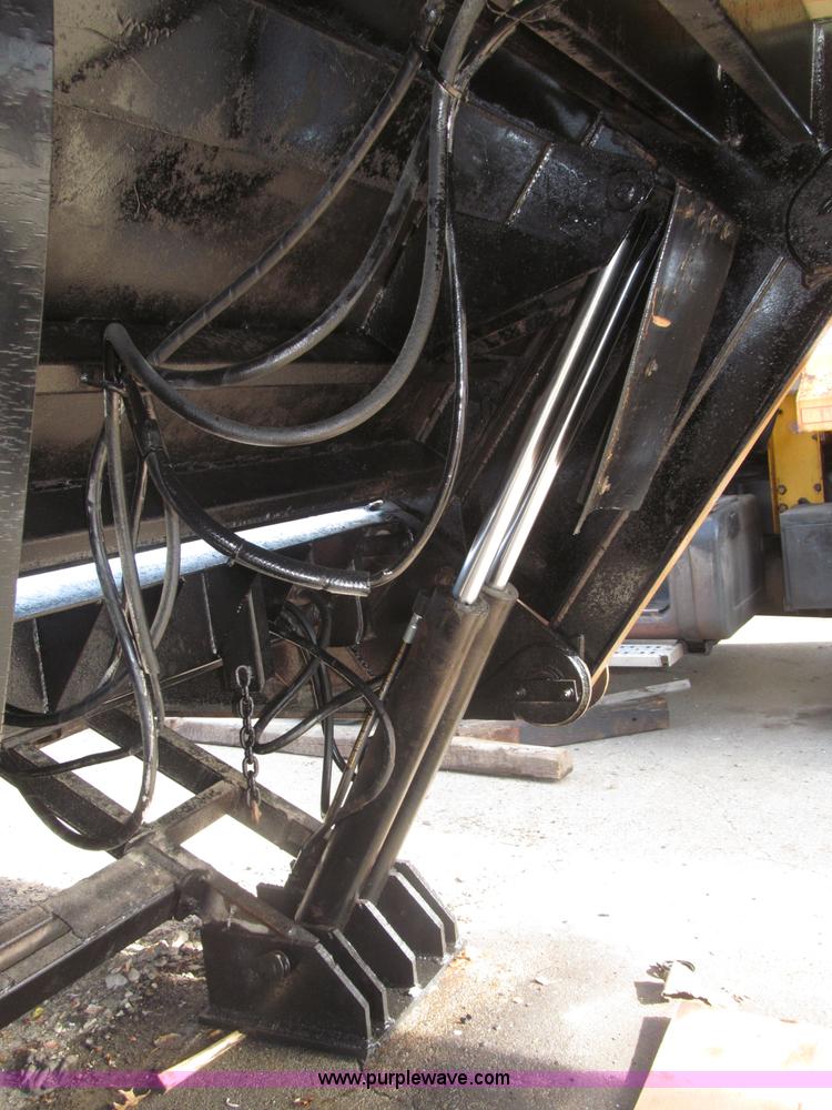 image for item B5273 1985 Trail-Eze triple axle lowboy trailer