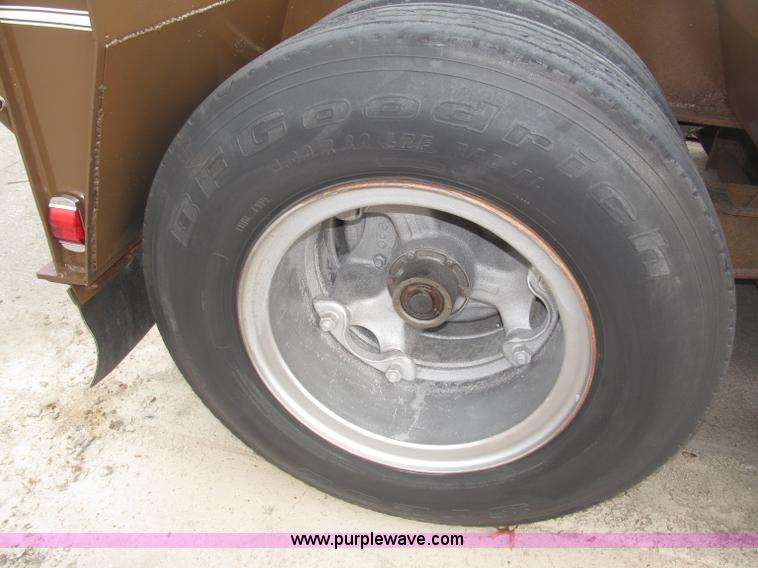 image for item B5273 1985 Trail-Eze triple axle lowboy trailer