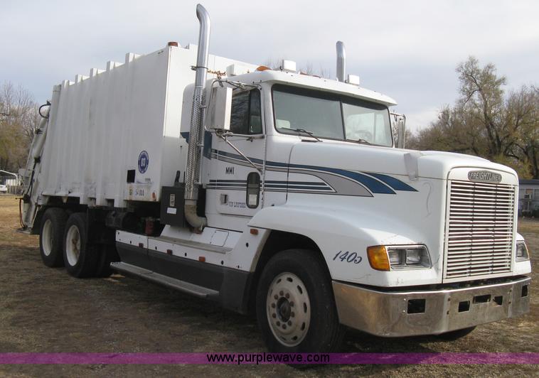 image for item B8229 1990 Freightliner FLD refuse truck