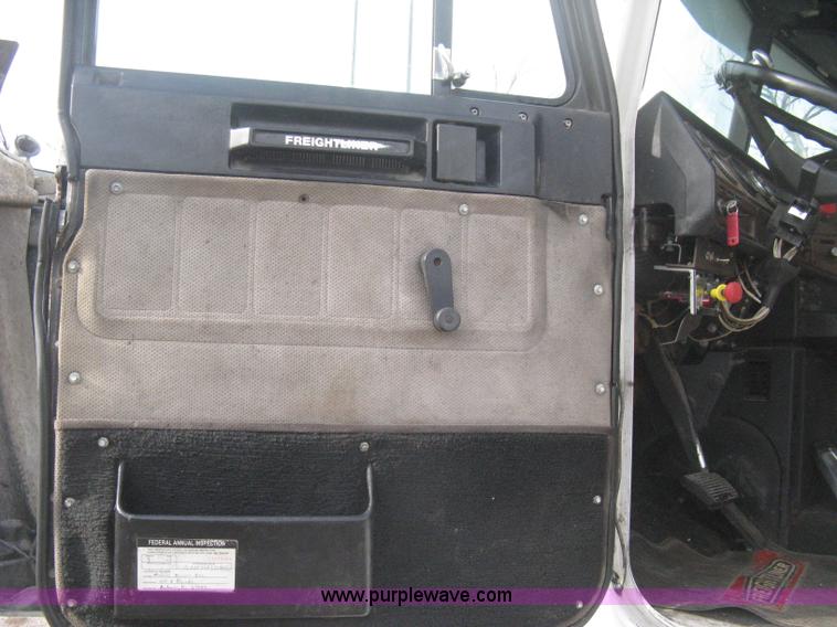 image for item B8229 1990 Freightliner FLD refuse truck