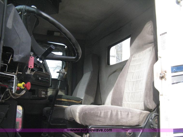 image for item B8229 1990 Freightliner FLD refuse truck