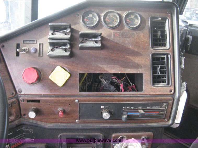 image for item B8229 1990 Freightliner FLD refuse truck