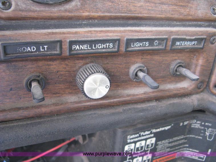 image for item B8229 1990 Freightliner FLD refuse truck