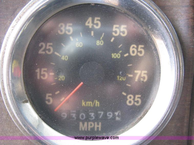 image for item B8229 1990 Freightliner FLD refuse truck