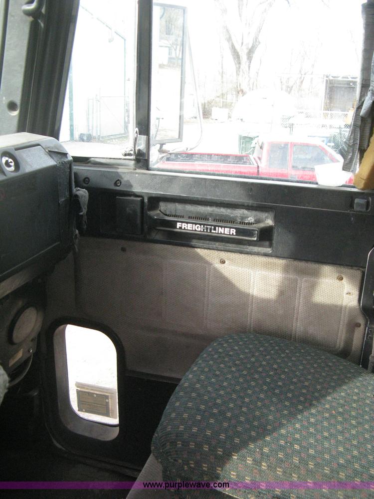 image for item B8229 1990 Freightliner FLD refuse truck