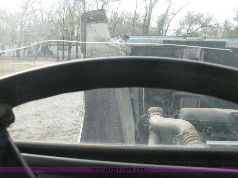 image for item B8229 1990 Freightliner FLD refuse truck