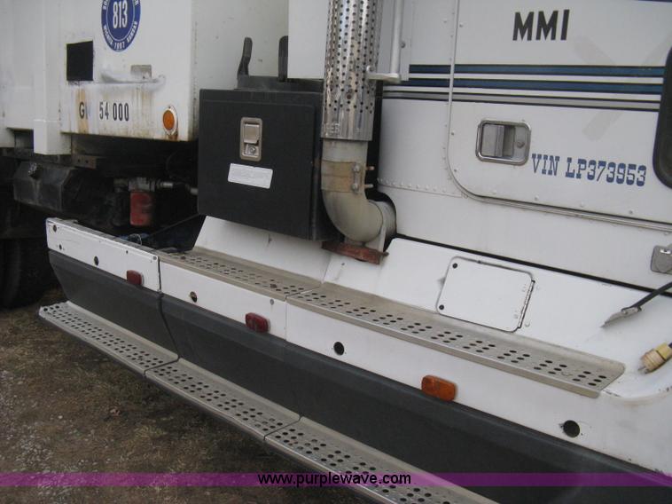 image for item B8229 1990 Freightliner FLD refuse truck