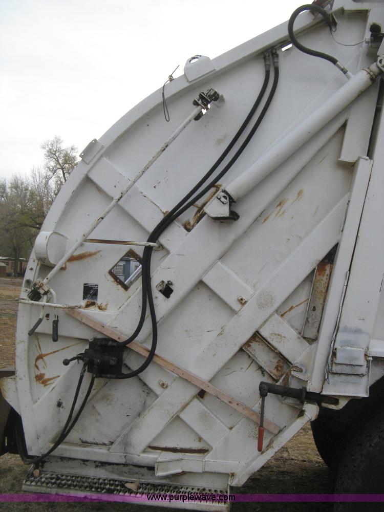 image for item B8229 1990 Freightliner FLD refuse truck