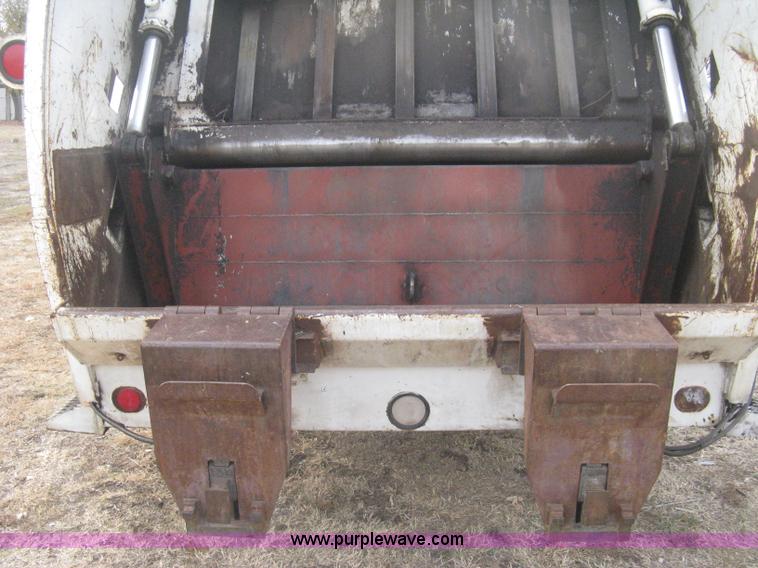 image for item B8229 1990 Freightliner FLD refuse truck