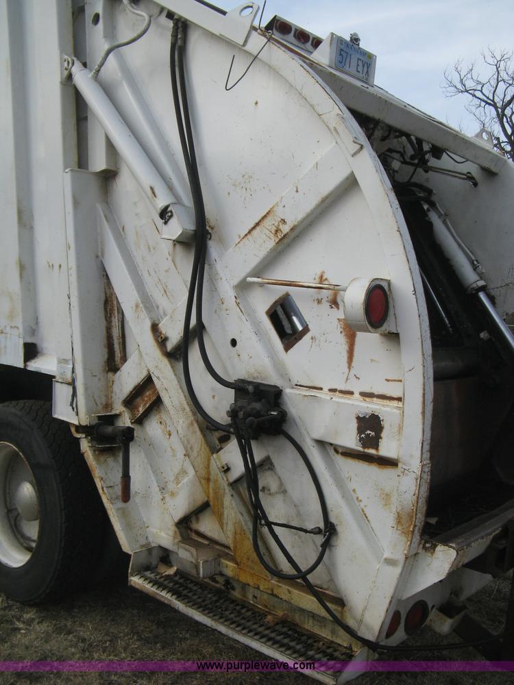 image for item B8229 1990 Freightliner FLD refuse truck