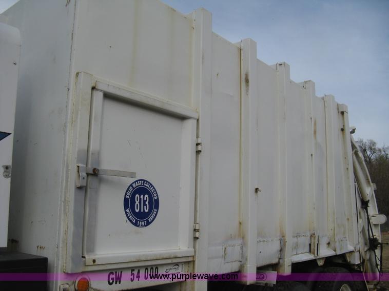 image for item B8229 1990 Freightliner FLD refuse truck