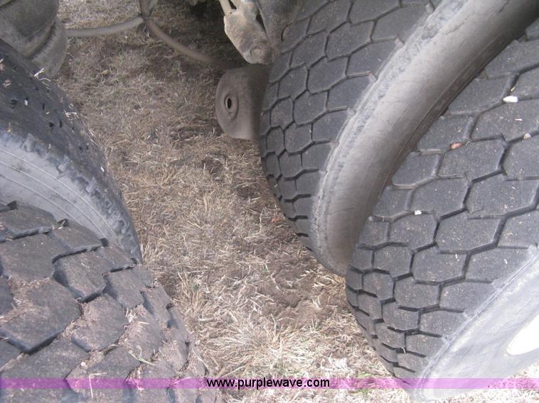 image for item B8229 1990 Freightliner FLD refuse truck