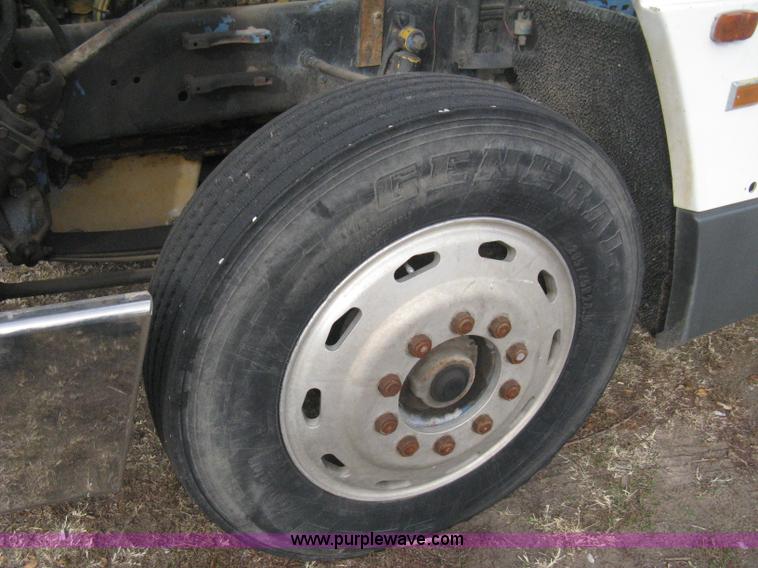 image for item B8229 1990 Freightliner FLD refuse truck