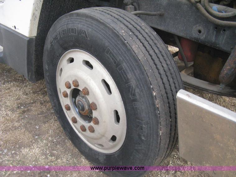 image for item B8229 1990 Freightliner FLD refuse truck