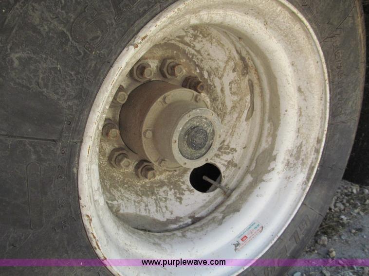 image for item C2194 2008 Superline Landall 48' trailer