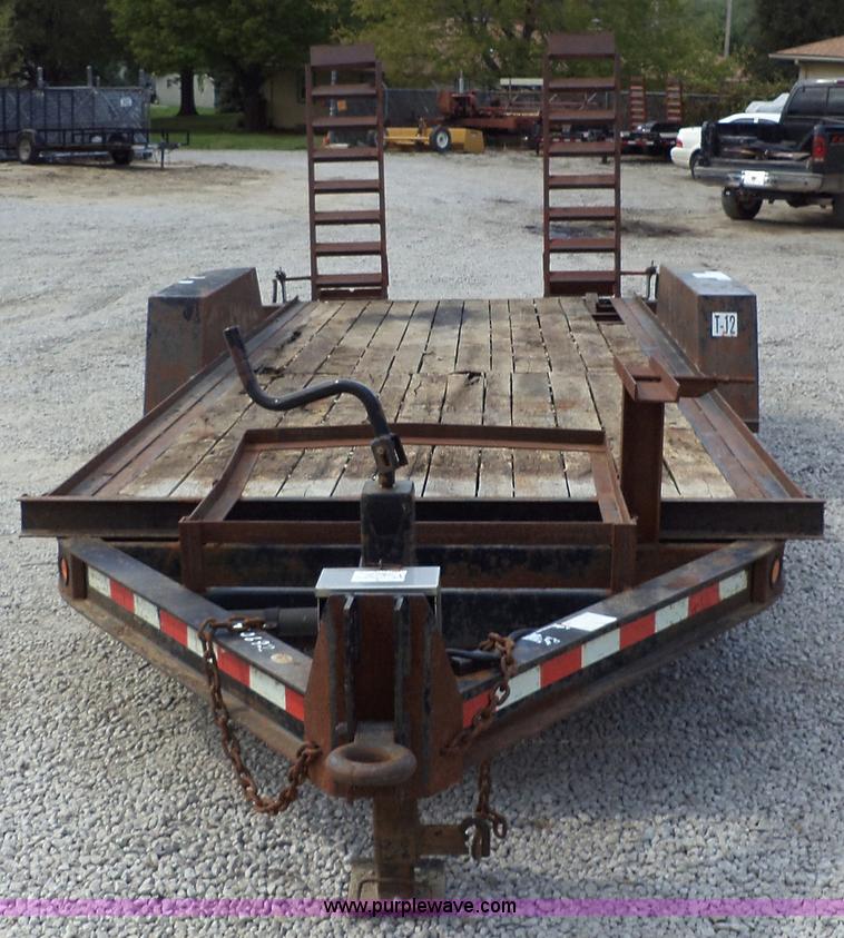 image for item D4741 2001 Towmaster T-12DD trailer