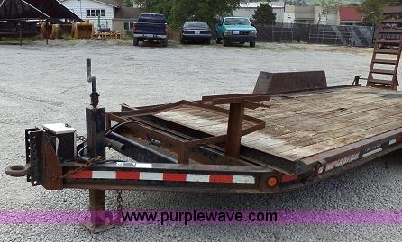 image for item D4741 2001 Towmaster T-12DD trailer