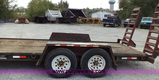 image for item D4741 2001 Towmaster T-12DD trailer