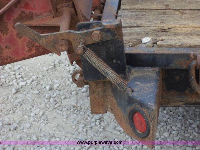 image for item D4741 2001 Towmaster T-12DD trailer