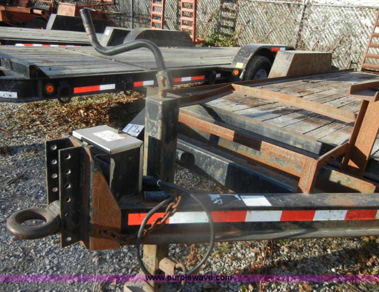 image for item D4741 2001 Towmaster T-12DD trailer