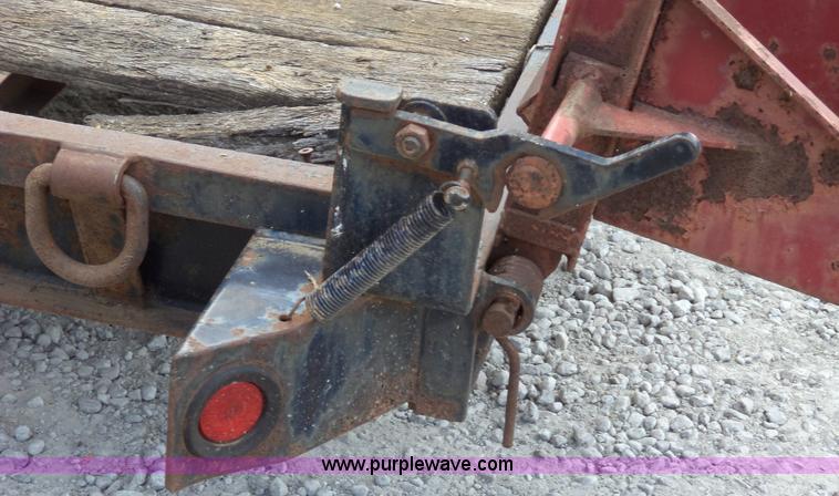 image for item D4741 2001 Towmaster T-12DD trailer