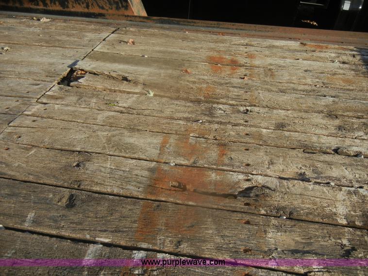 image for item D4741 2001 Towmaster T-12DD trailer