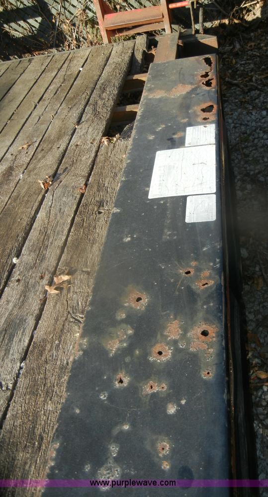 image for item D4741 2001 Towmaster T-12DD trailer