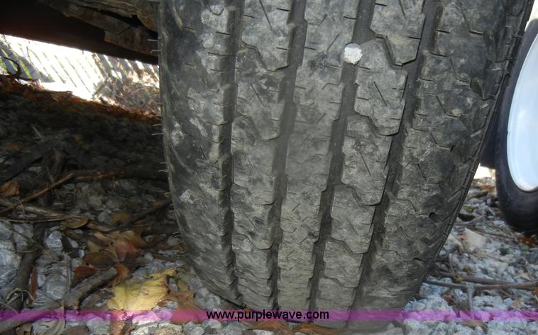 image for item D4741 2001 Towmaster T-12DD trailer