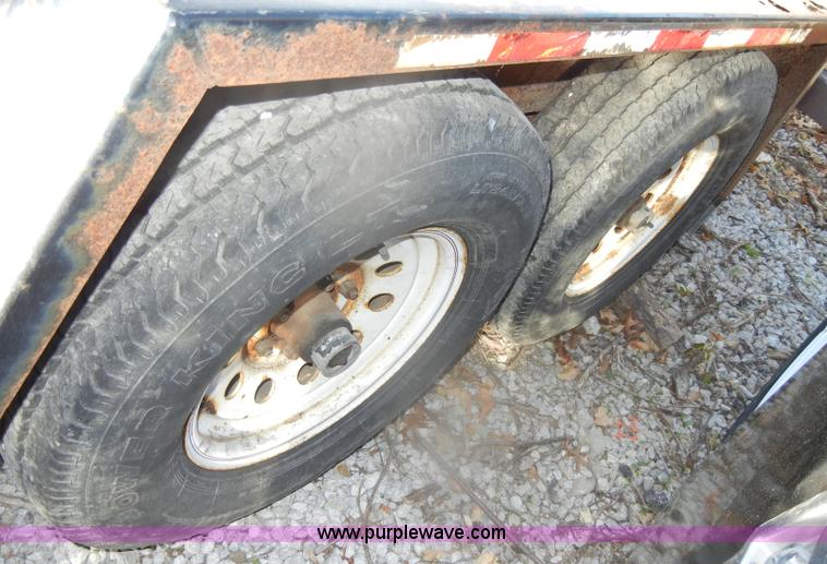 image for item D4741 2001 Towmaster T-12DD trailer