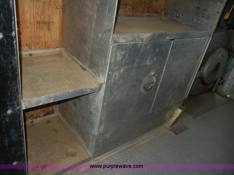 image for item D4744 2000 Freightliner MT45 step van