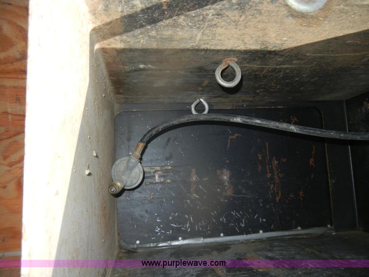 image for item D4744 2000 Freightliner MT45 step van