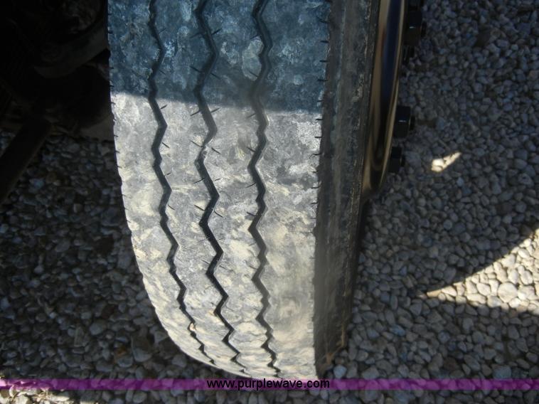 image for item D4744 2000 Freightliner MT45 step van