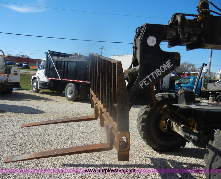 image for item D4751 Pettibone B66D telehandler